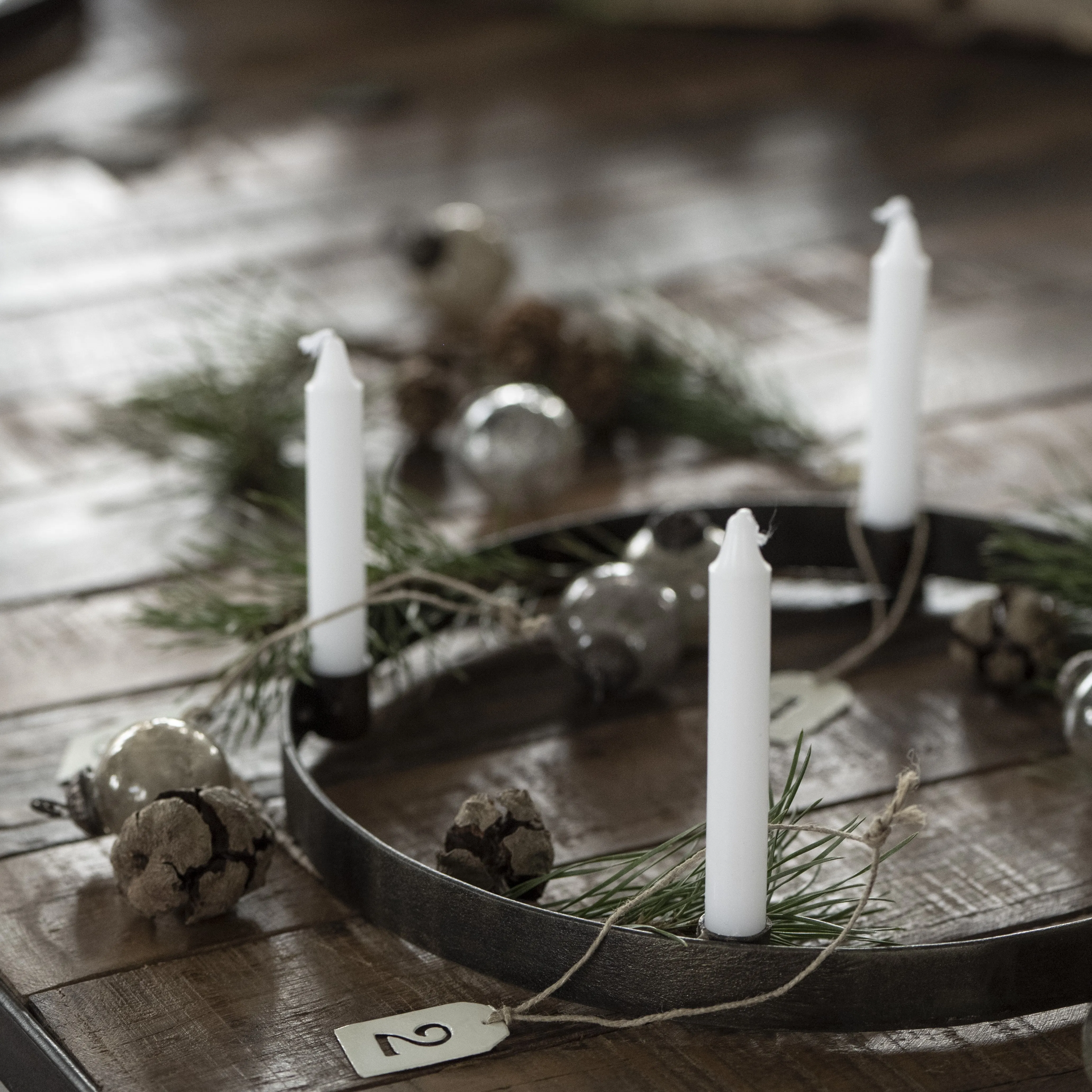 Simple Brass Candle Holder Wreath for Thin Taper Candles